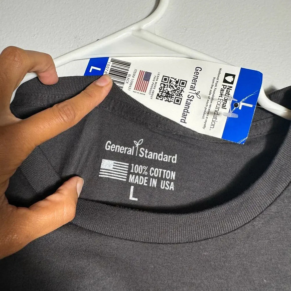 General Standard Yellowstone National Park Men's T-Shirt Gray Size L - Picture 3 of 6